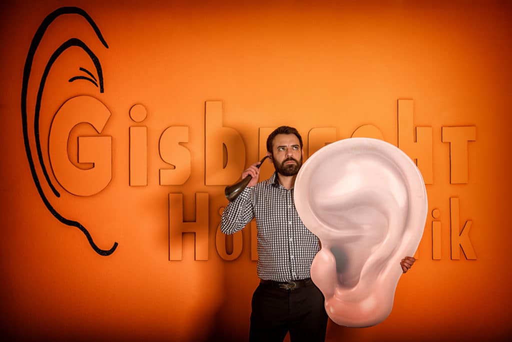 Gisbrecht-Hoerakustik-Gut-hoeren-kann-sich-sehen-lassen-web Die Geschichte der Hörgeräte